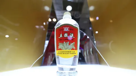 酒店凌晨事件：客人爱马仕包门外遗失，官方道歉处理全记录